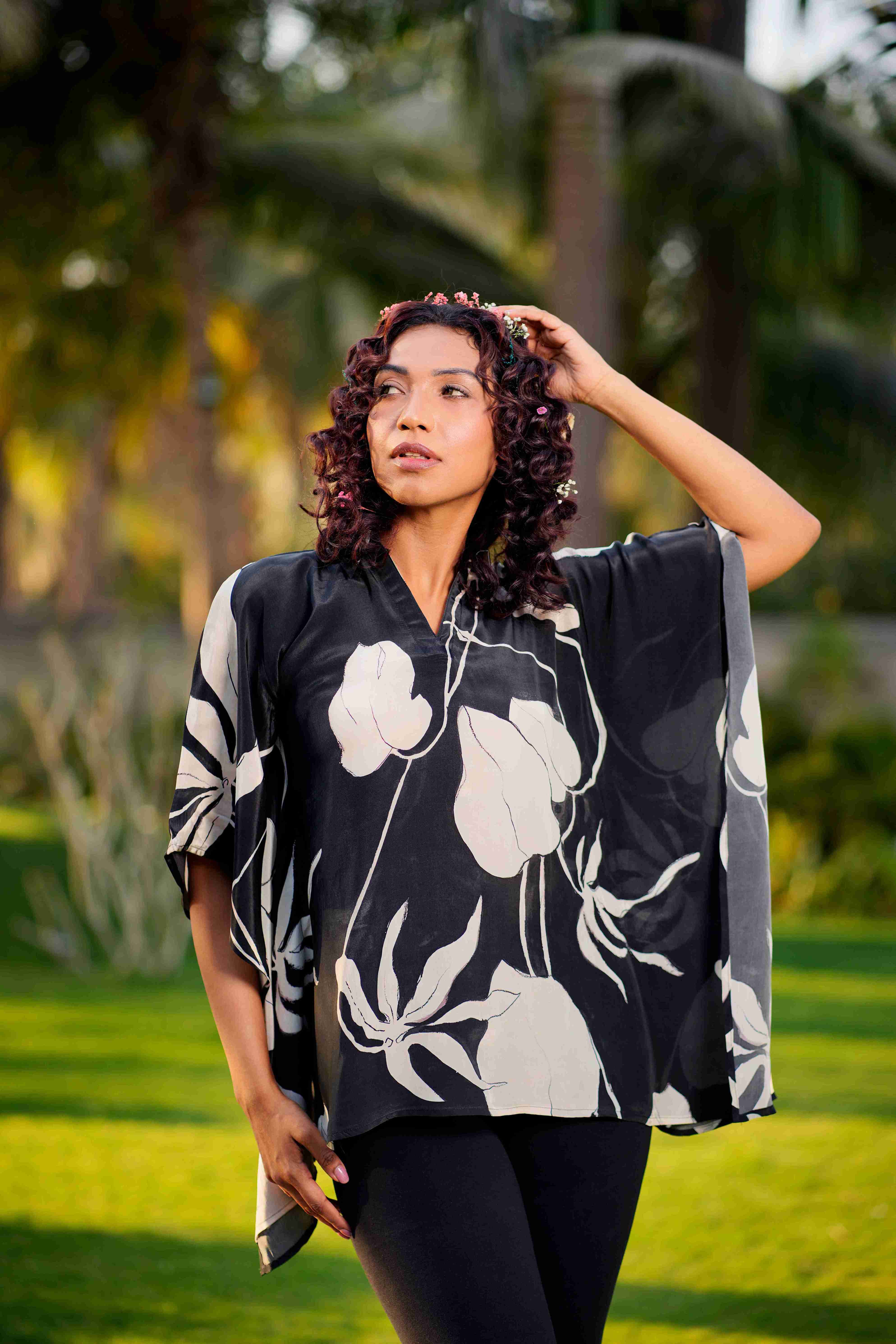 Black Ivy Crepe Kaftan Top – Floral Prints for Casual & Resort Wear