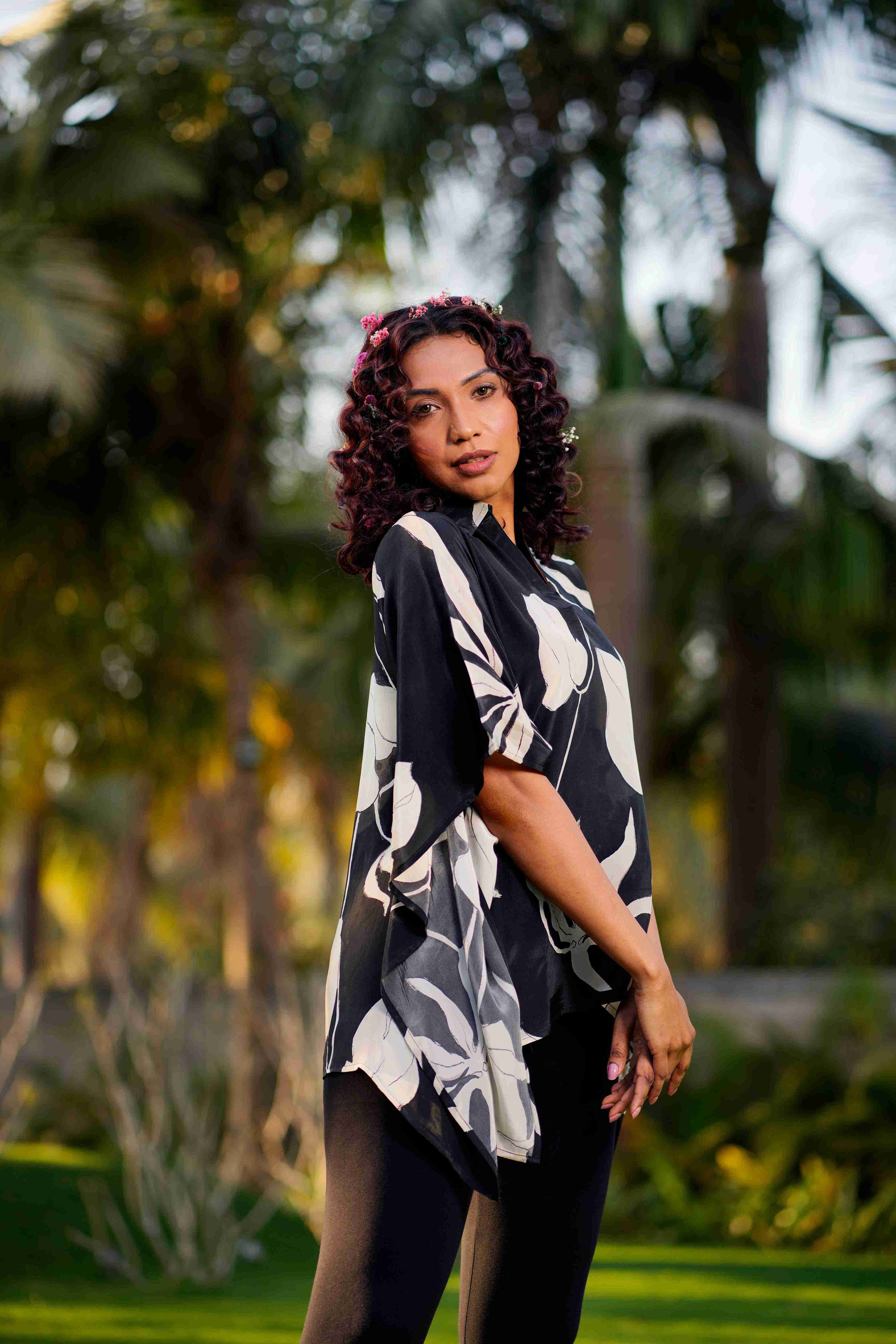 Black Ivy Crepe Kaftan Top – Floral Prints for Casual & Resort Wear
