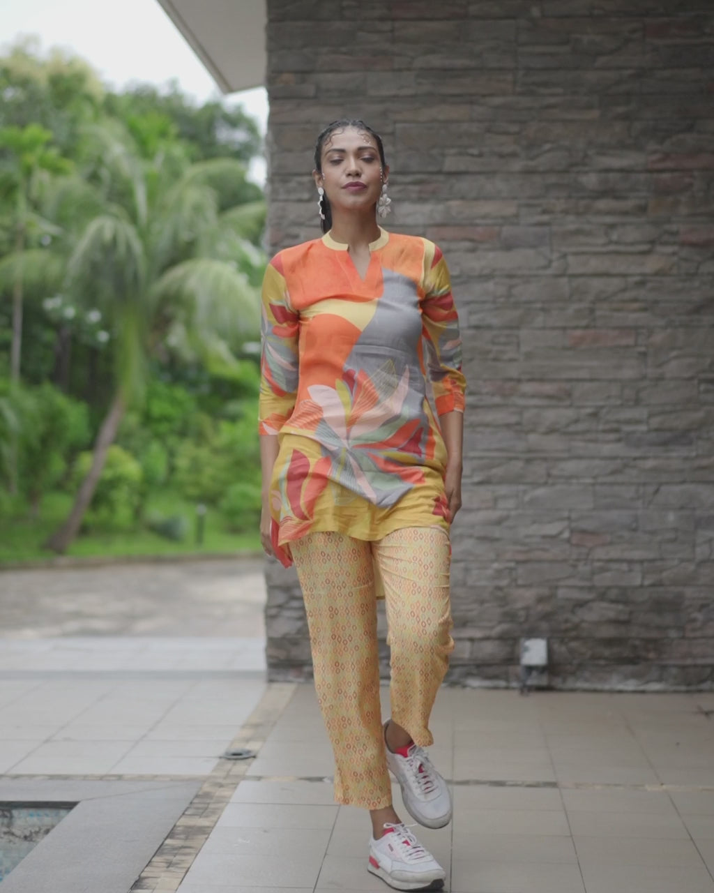 Flower Motif Muslin Kurta Set